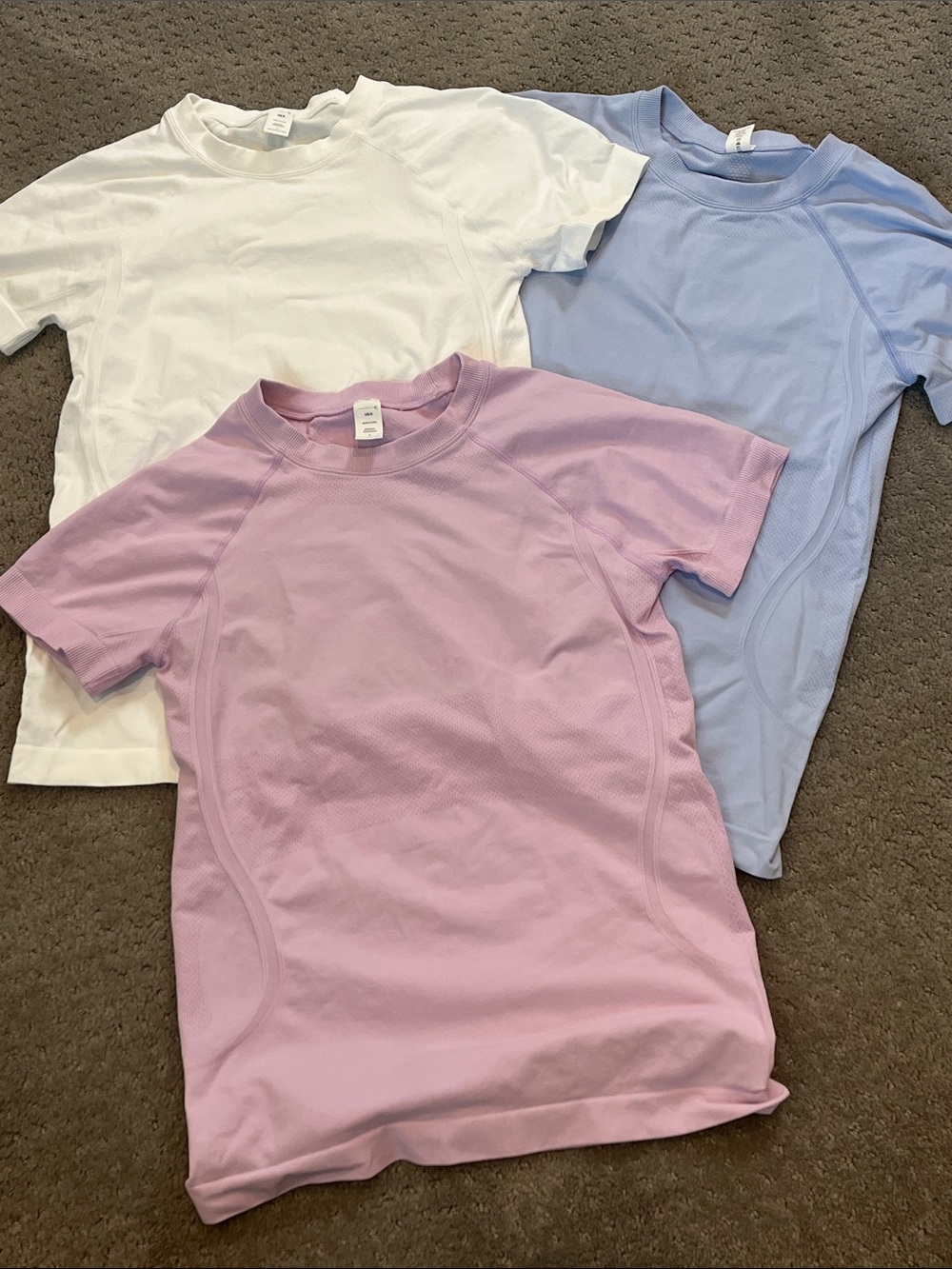 NWOT THREE Short Sleeve Seamless Athletic Tops White Lavender Light Blue Small